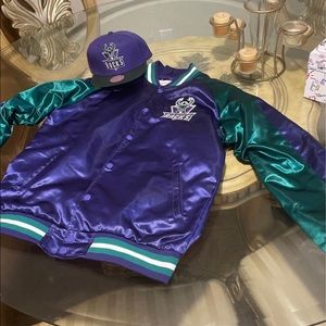 Mitchell & Ness Milwaukee Bucks Jacket And SnapBack Hat